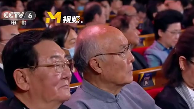 第33届中国电影金鸡奖颁奖典礼,《掬水月在手》获得最佳纪录/科教片,影片记录了97岁古典诗