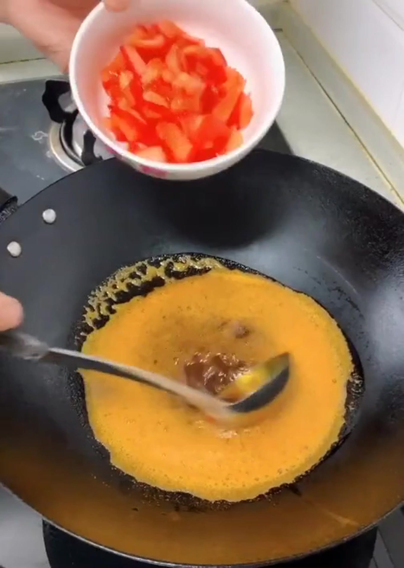 手把手教你做陕西特色面食:烩麻食,做法简单,分分钟搞定!