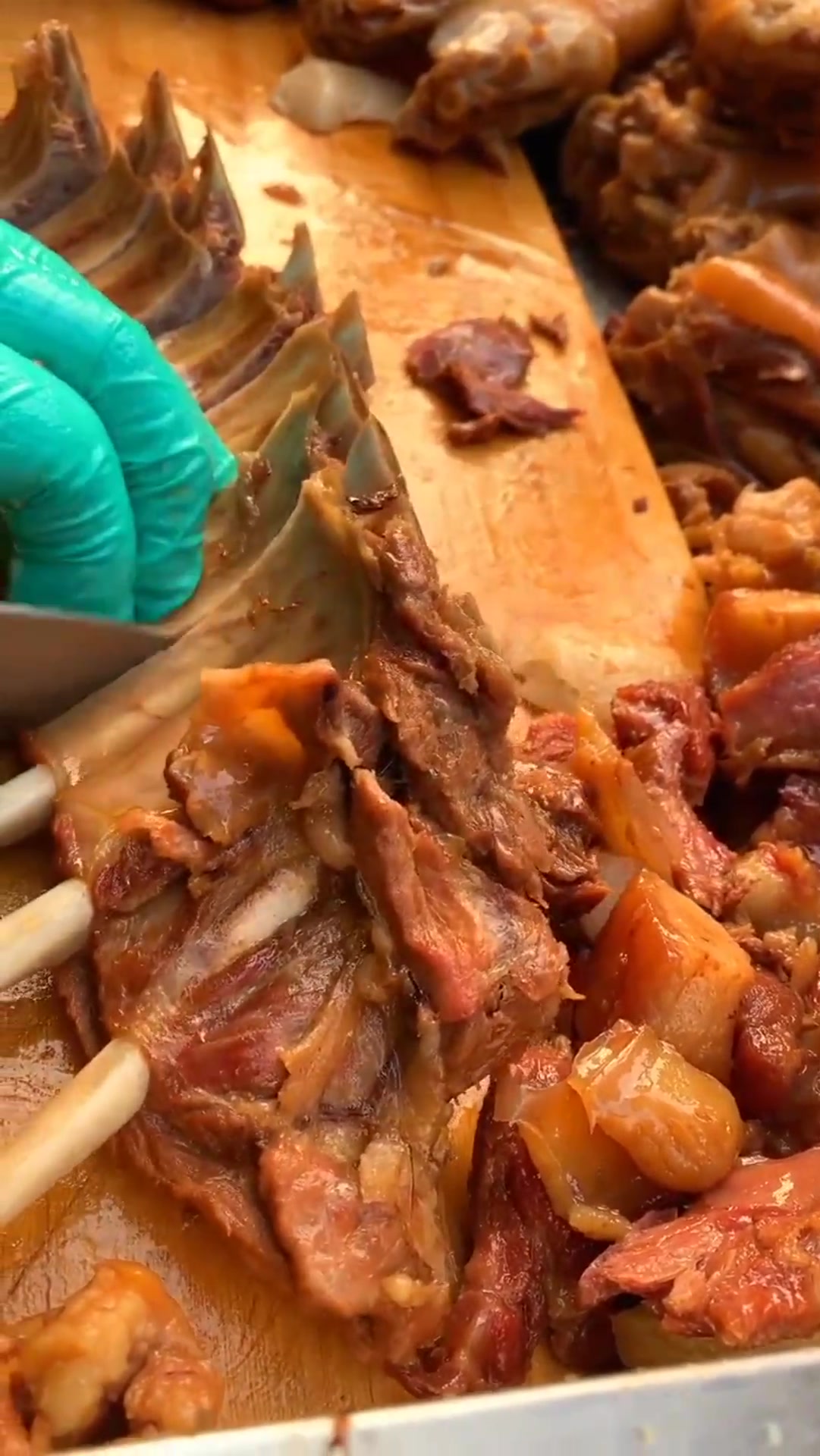 这才是真正的酱香排骨,看着就有食欲,好想吃一口!