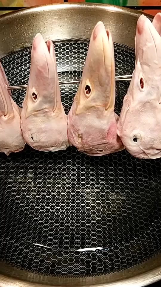 麻辣鸭头做法,喜欢的朋友点个赞