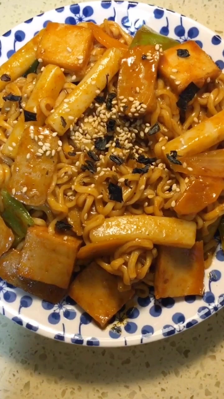 火鸡面炒年糕,这样做的火鸡面你吃过吗
