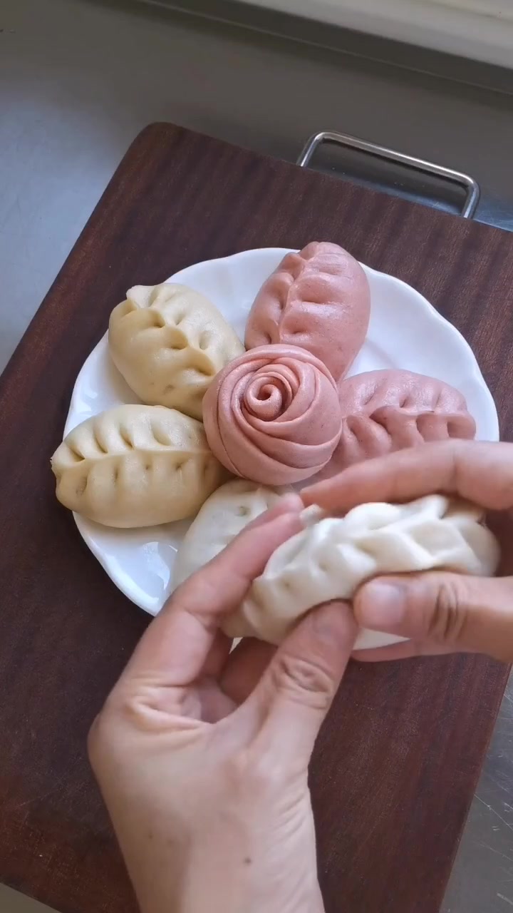 这样的包子我能吃三个,看着太有食欲了