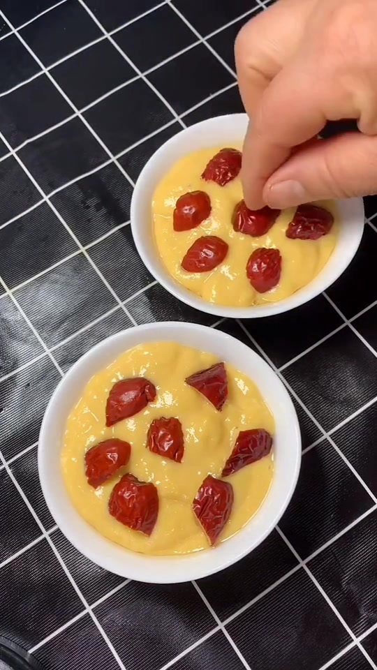 好吃的蒸枣糕这样就做好了,浓浓枣香特别好吃!