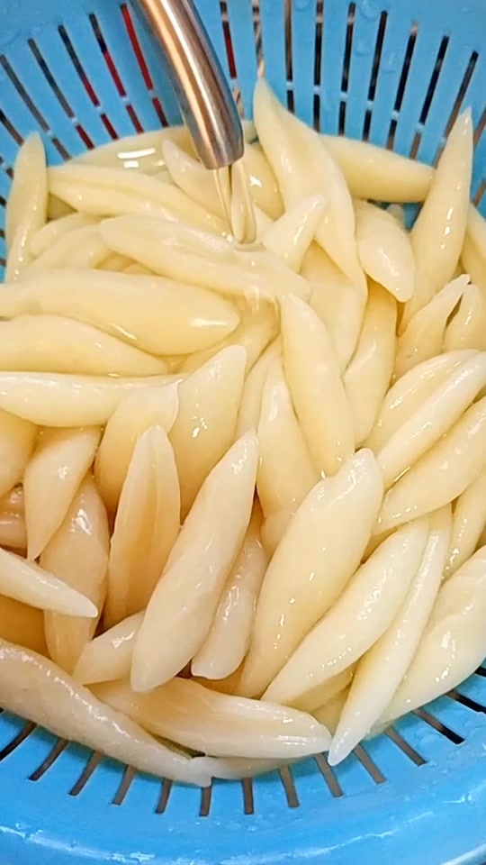 家常简单版凉拌剪刀面做法,简单又好吃