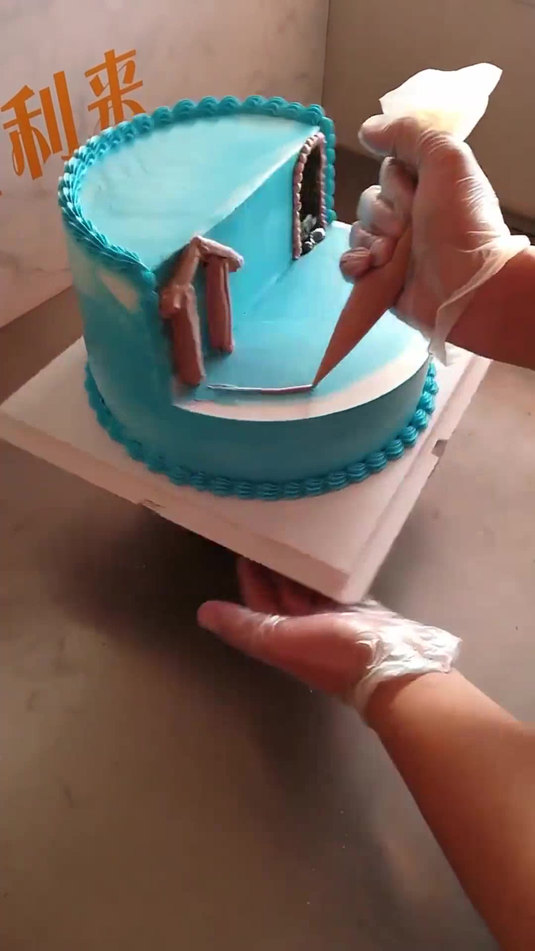 裱花师制作的托马斯蛋糕,看着就很精致,厉害了