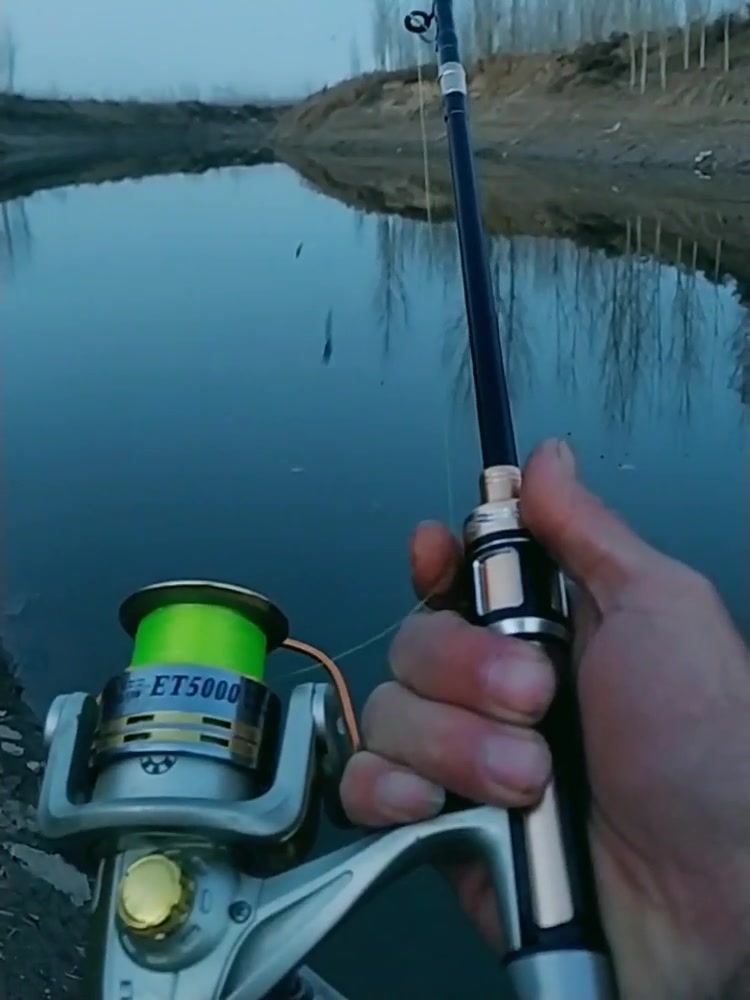 筏竿使用纺车轮,一个抛竿使用方法