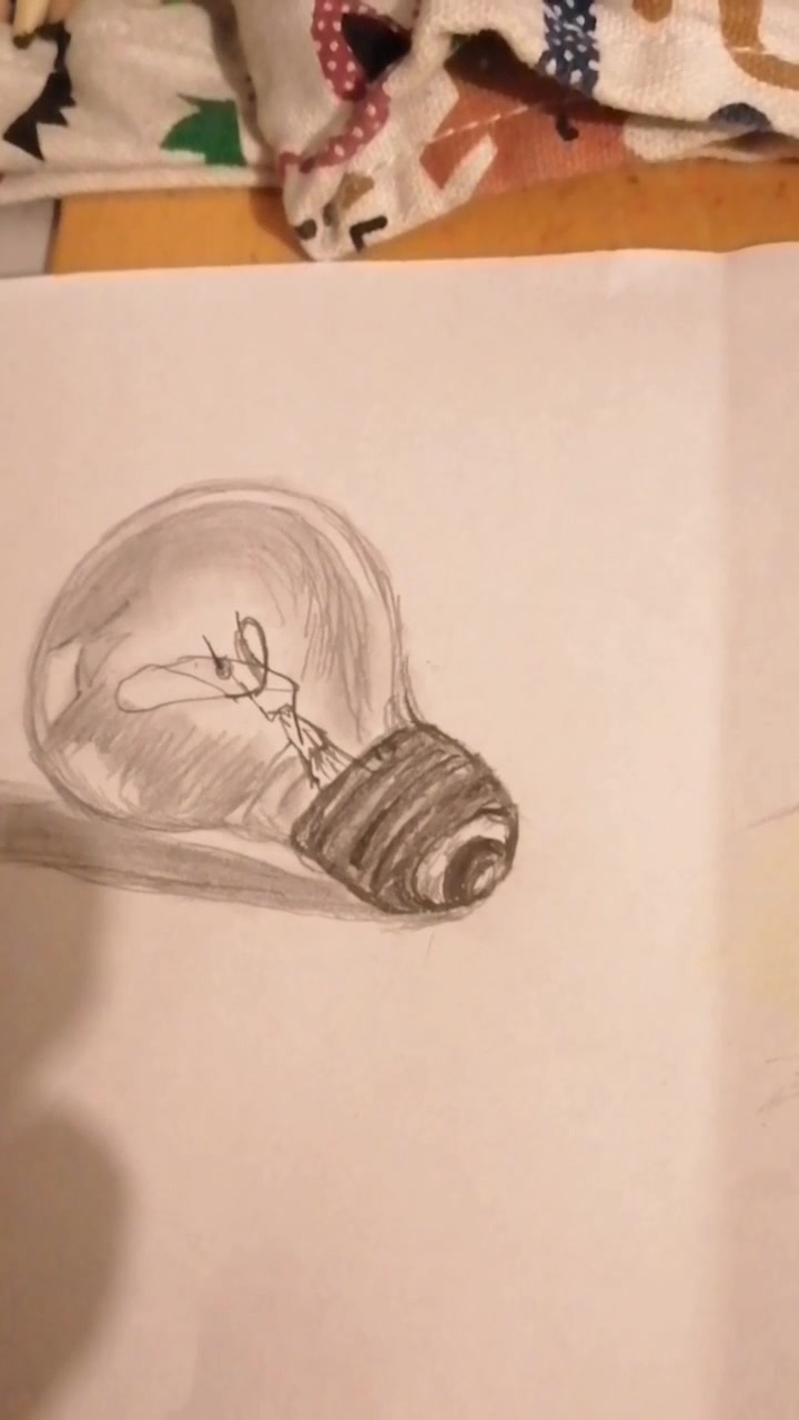 素描静物灯泡鸡蛋