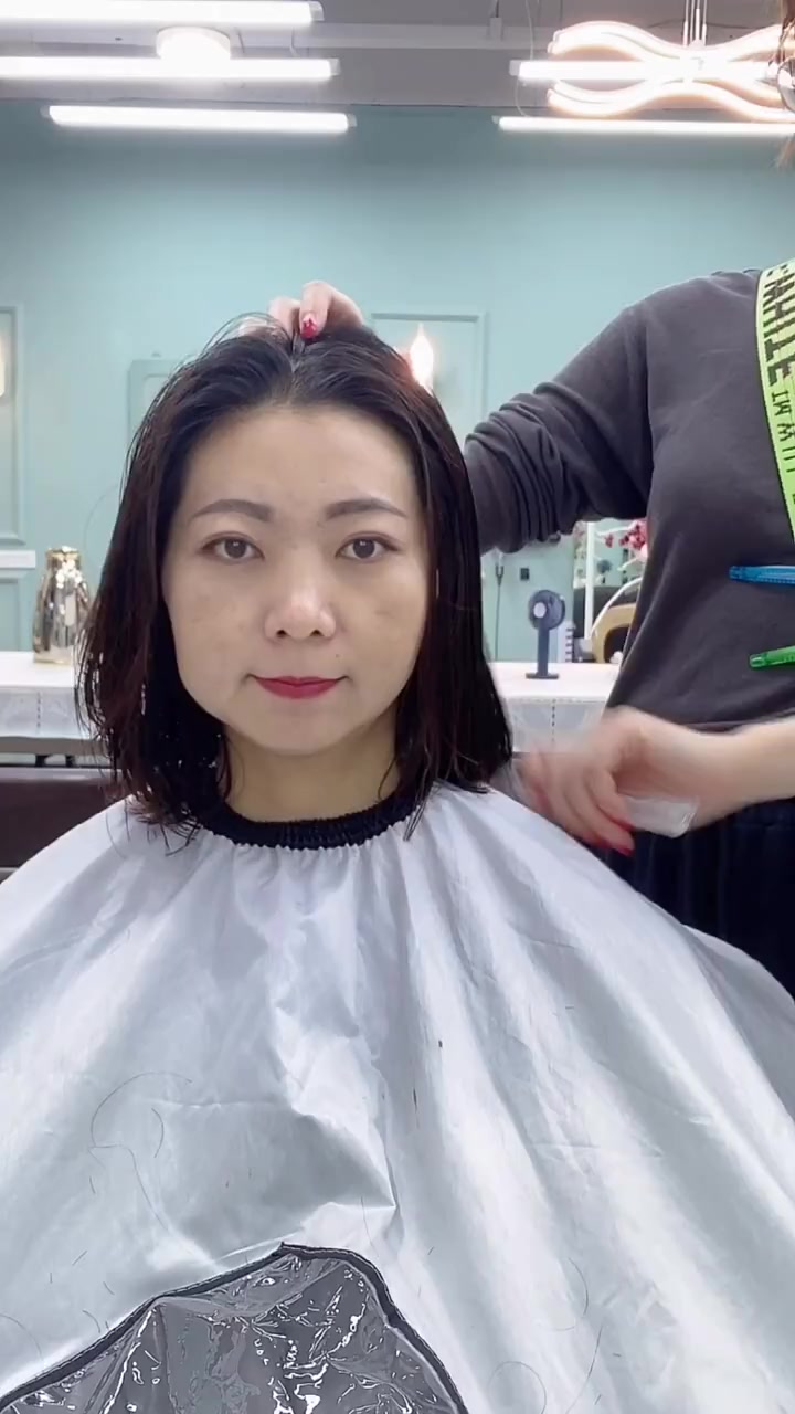 大姐一咬牙做了个最贵的造型烫,最后的效果真是惊艳!