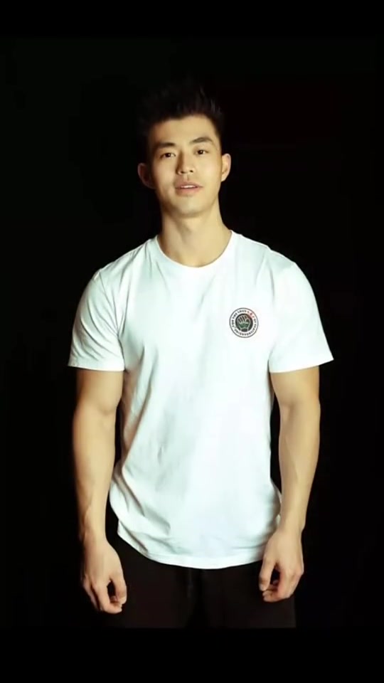 肌肉男:这帅气的肌肉男,就没有不喜欢的吧