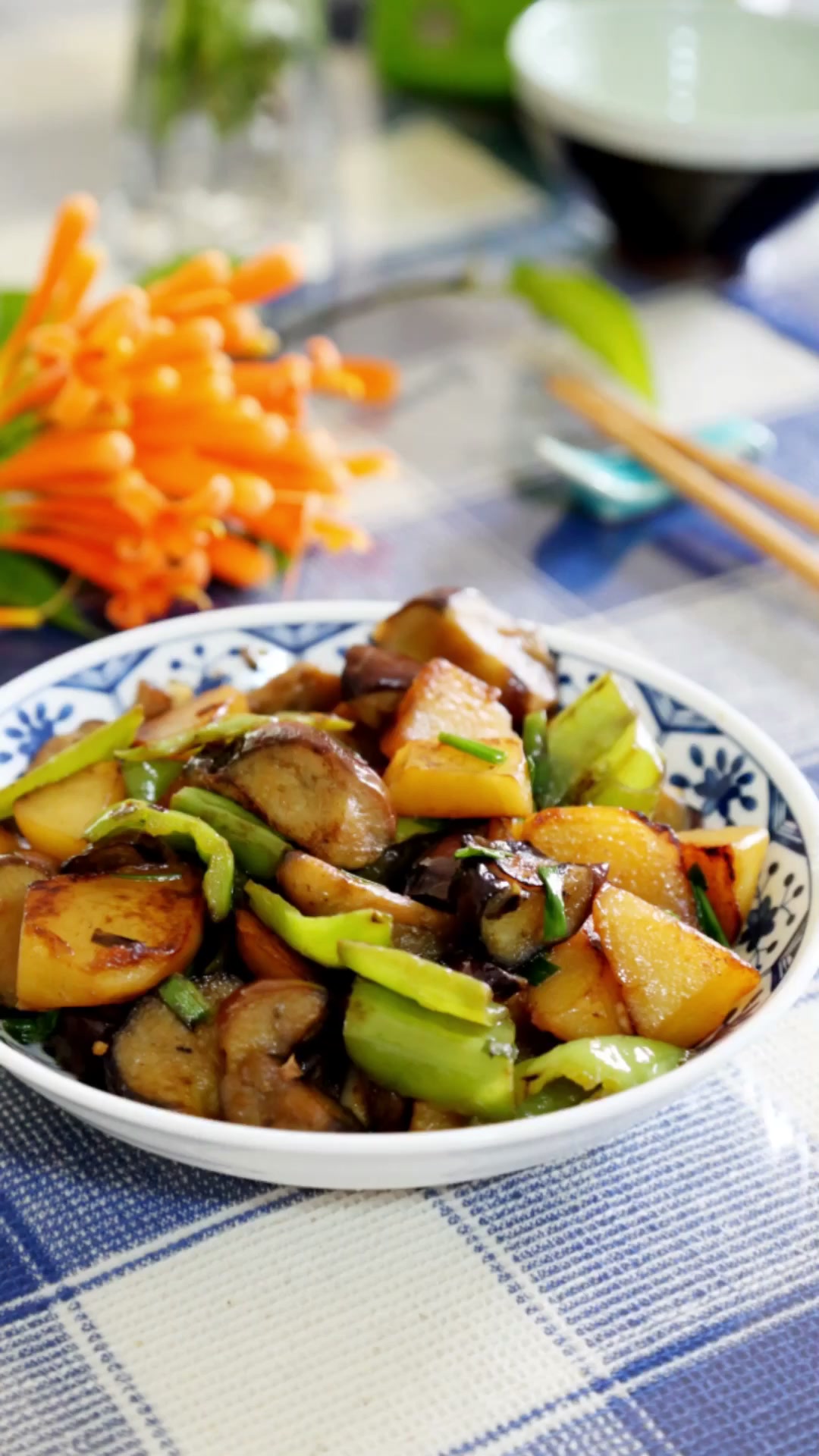 省油版地三鲜,不油炸照样油光亮,窍门一点通,只要加勺盐