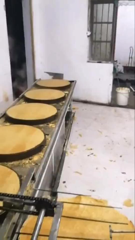 全自动煎饼机,相比传统的手法,效率不知提升多少倍!