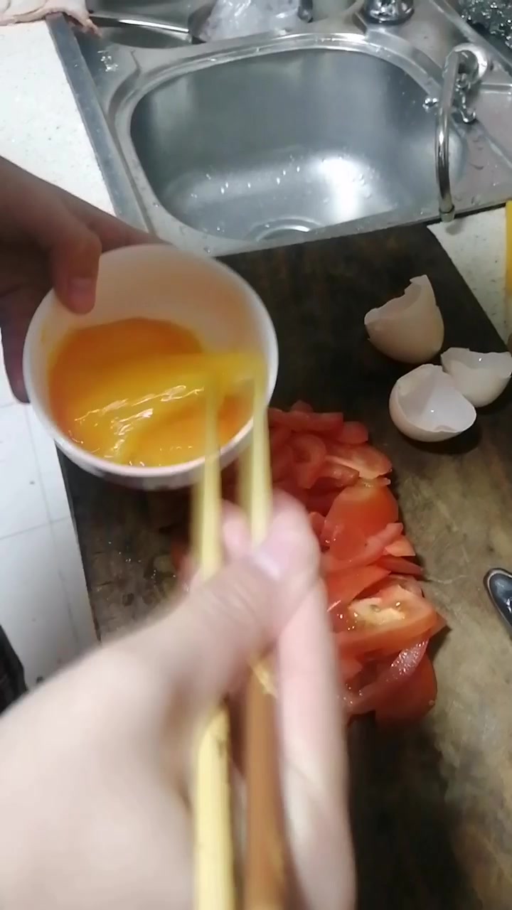 西红柿炒鸡蛋英语解说