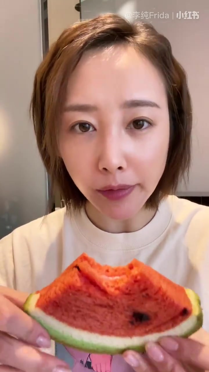 李纯翻包视频 翻包植入视频案例
