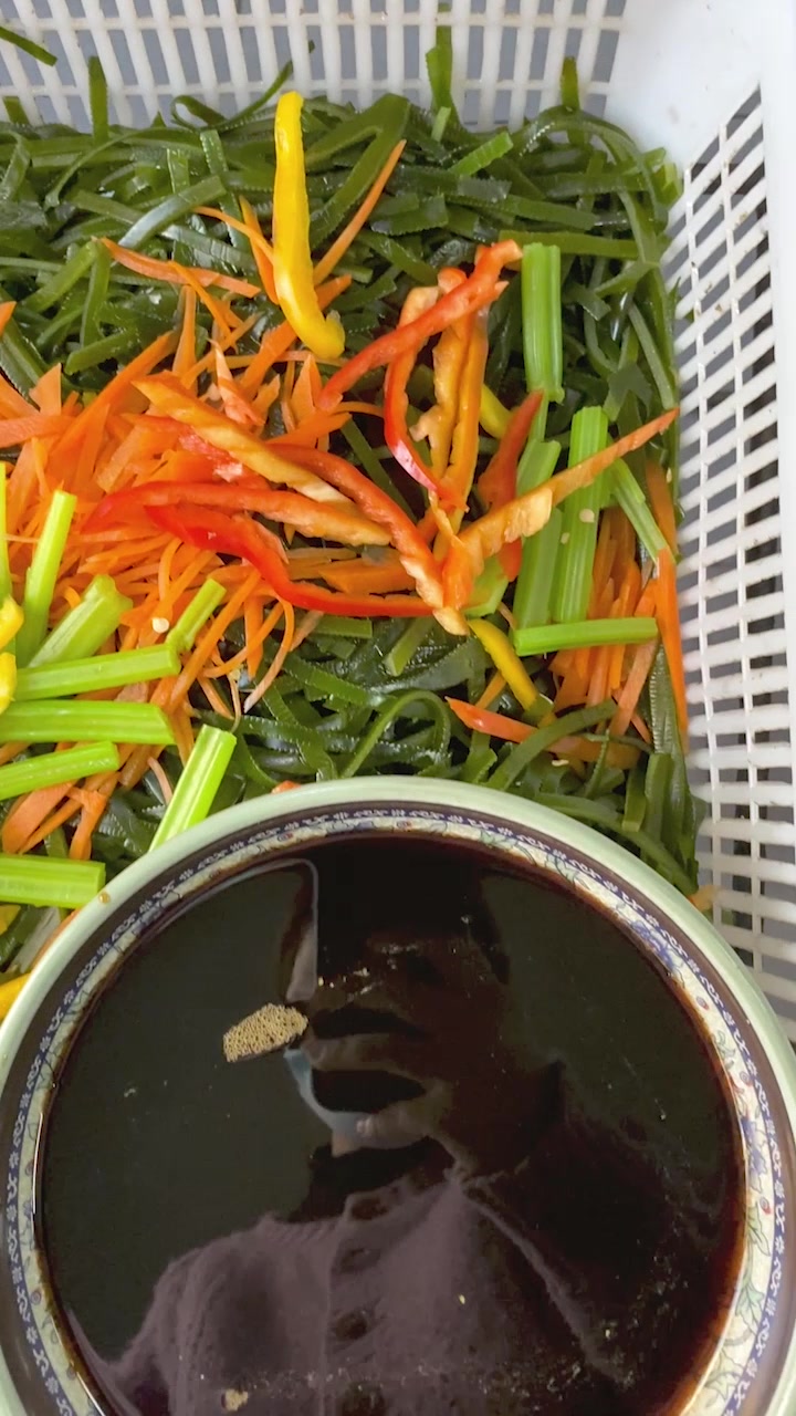 卤菜店的几种凉拌素菜酱料配方 冬天卤菜店顾客爆满的秘密