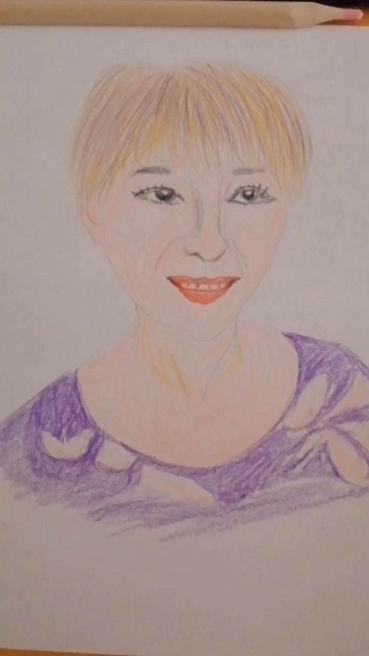 彩铅素描画人物肖像