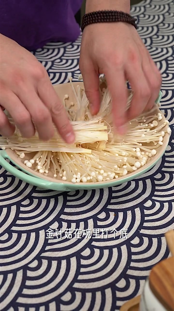 没有剁椒鸡的人生还有什么意义,专治食欲不振,一级下饭!