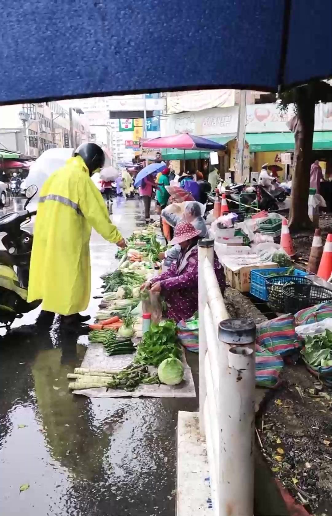 台湾菜市场最真实的场景,根本不需要城管协助!