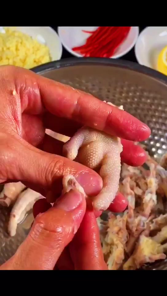 教你如何做凉拌无骨鸡爪