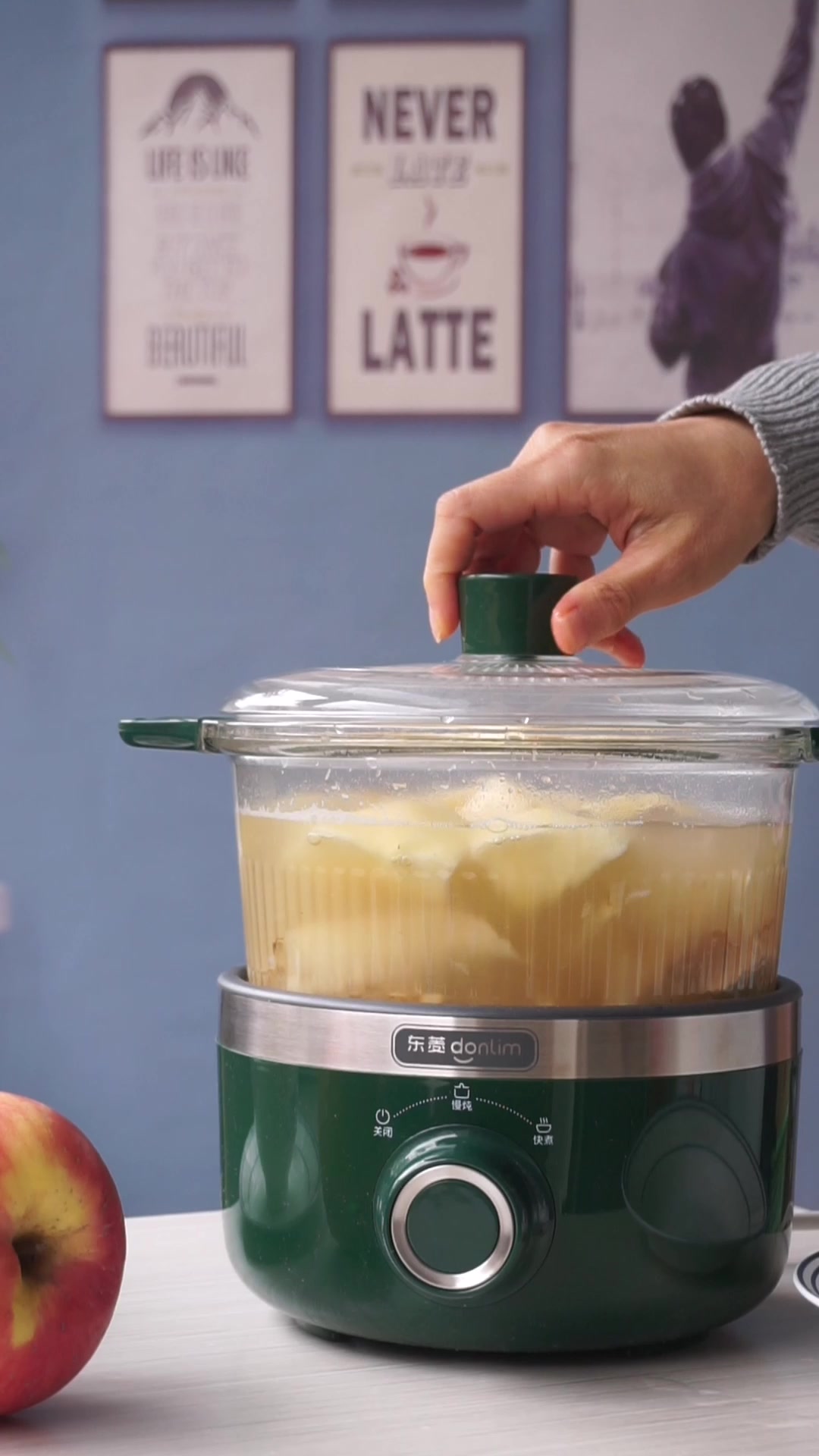 天气太冷,苹果没人吃?用来煲汤,滋阴润肤,增强免疫力