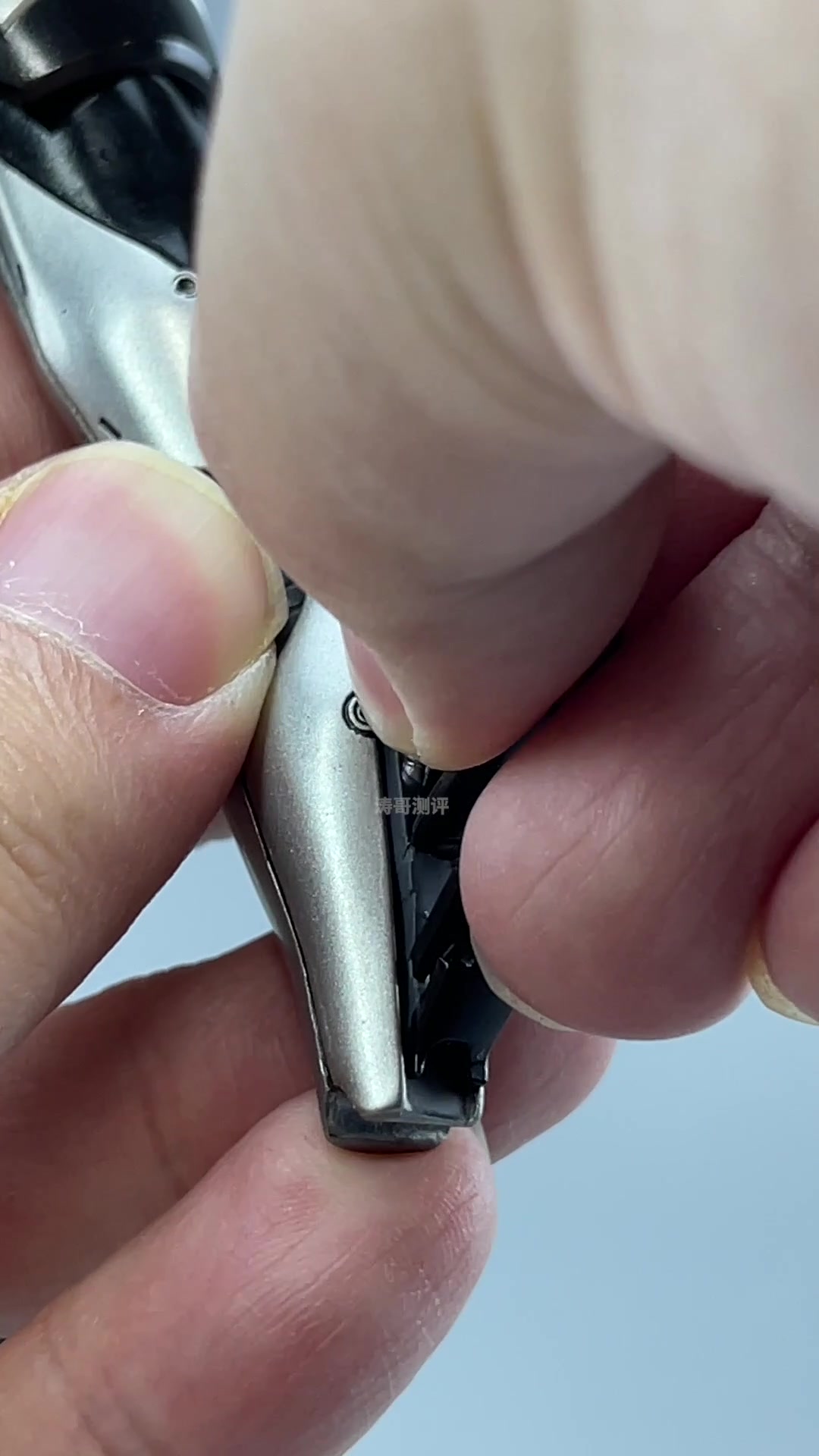 开箱全球限量300个的艾斯奥特曼,这配色帅炸了!