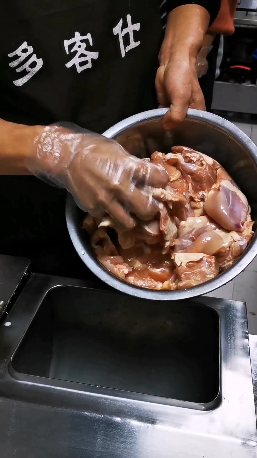 汉堡店使用真空腌肉机你知道有什么作用吗