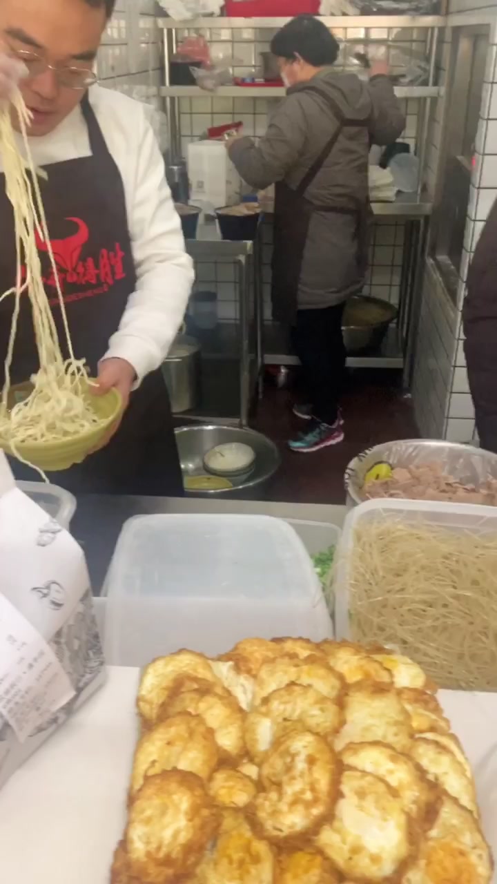 大厨教你做“牛肉汤”,做法更家常,材料更简单,味道不输店里!