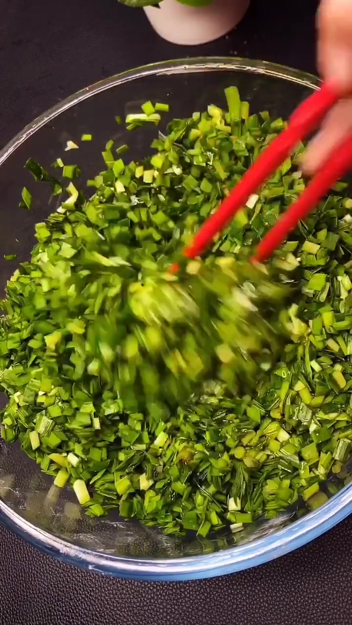 从小吃到大韭菜馅饺子的做法教程