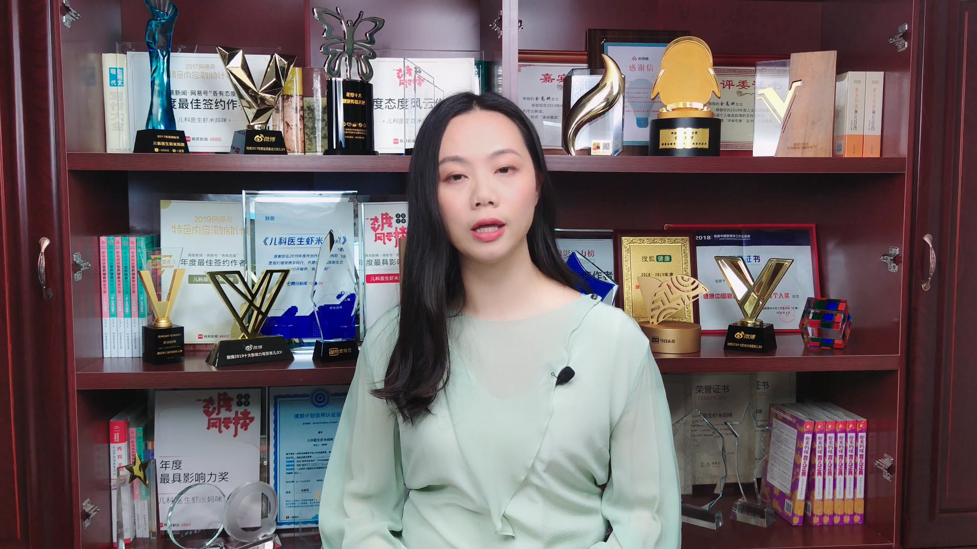 如果鹅口疮较为严重可以这样做 如果影响进食和生活、反复哭吵、进食不好、精神不好, 就需要及