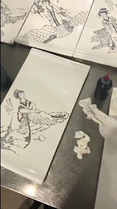 果酱画,是一道菜里面添加艺术成分的色香味俱全的视觉上的效果,