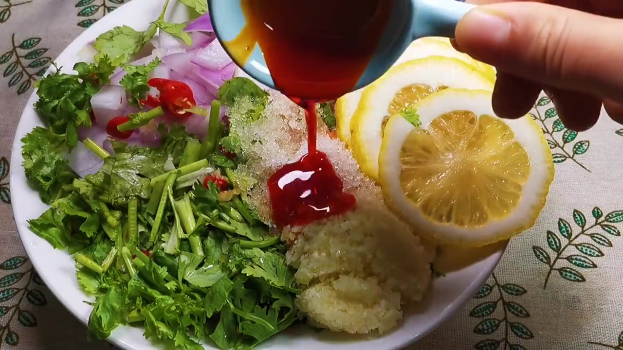 #吃在成都#【酸辣柠檬虾】酸酸辣辣太好吃了,虾仁Q弹,入口层次感分明,不需要过多的食材搭配