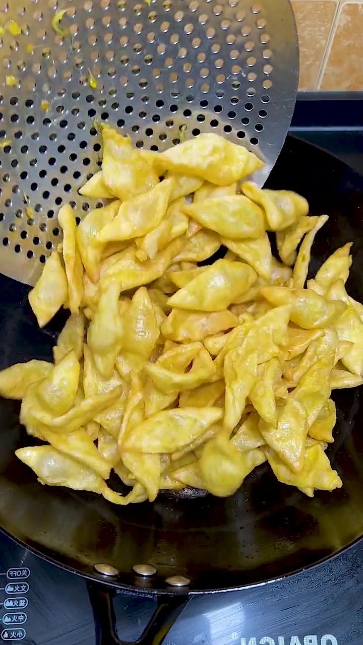 酥黄菜的家常做法,掌握这几步,你也能做出来