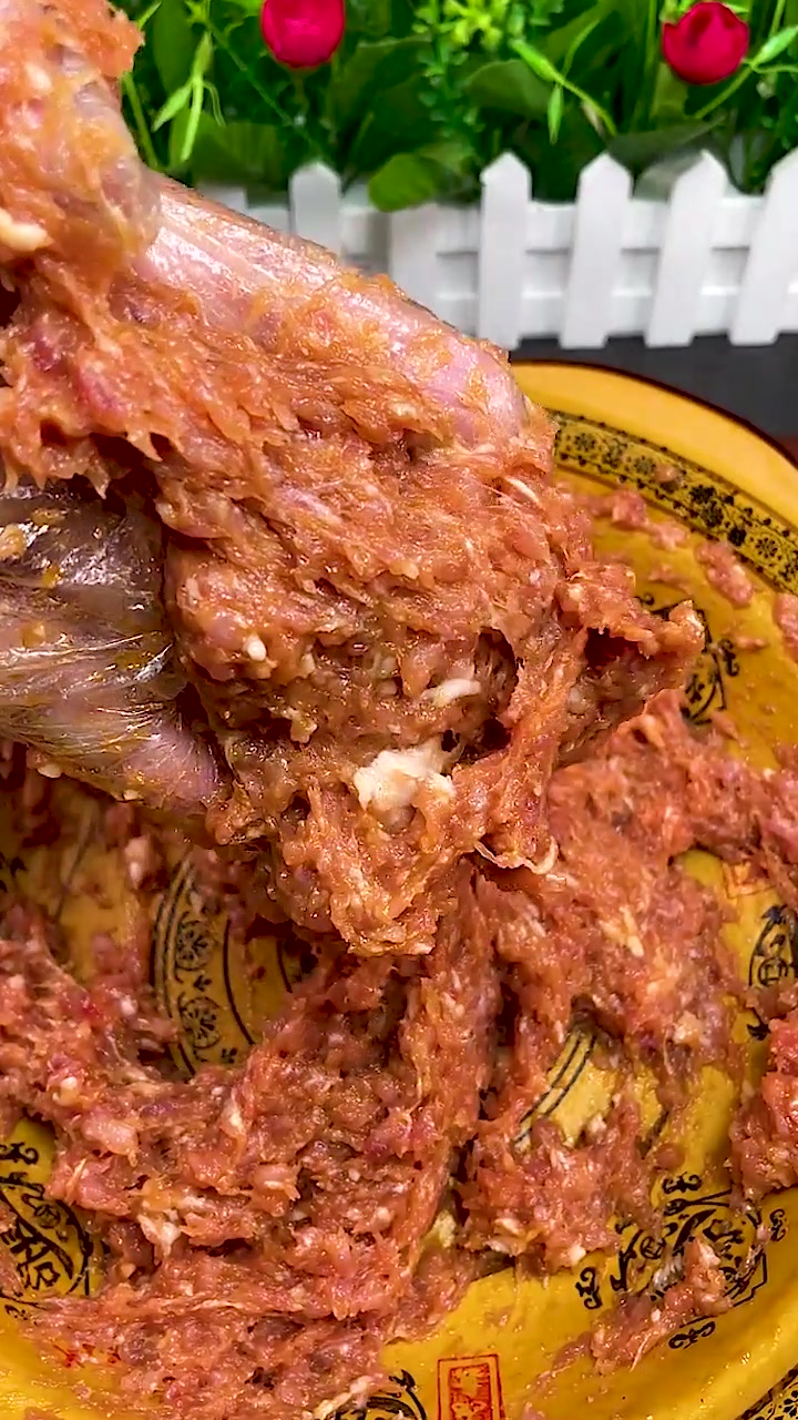 干炸肉丸子的家常做法,一口一个外酥里嫩,香而不腻