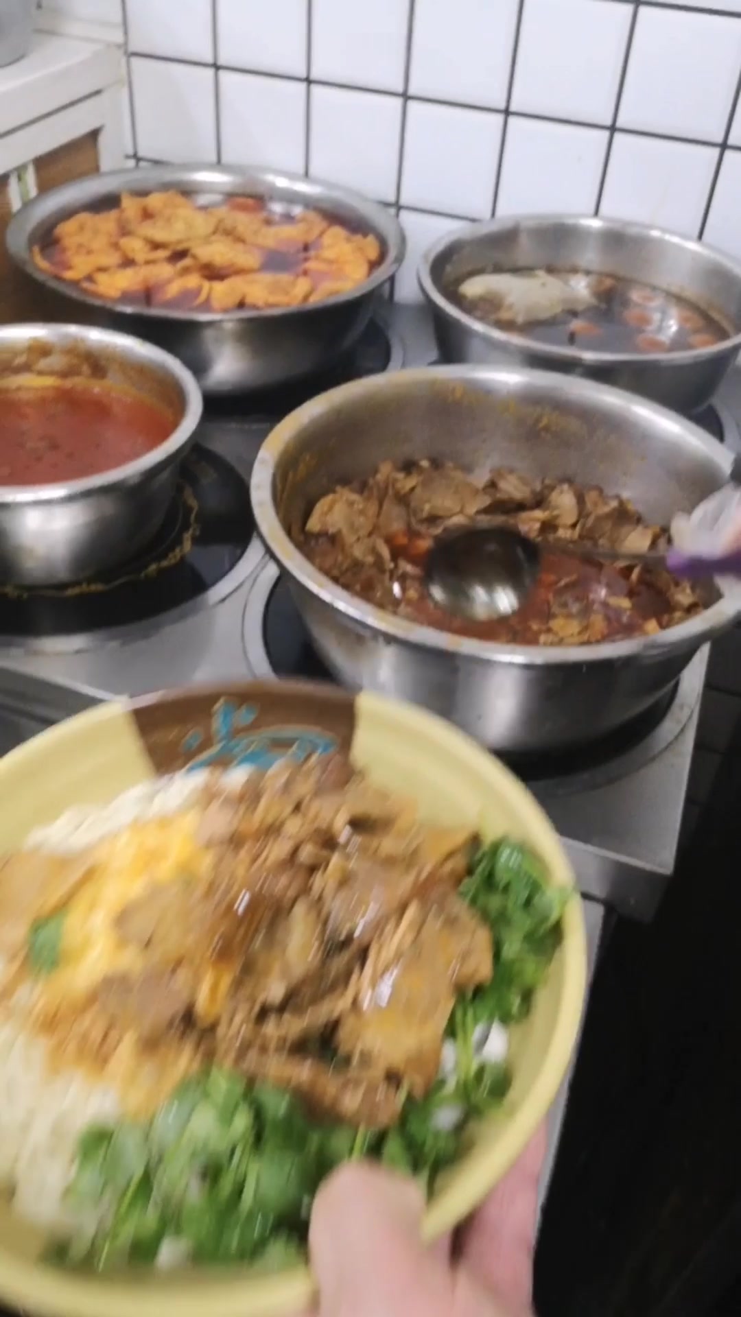 85后小伙子学到牛肉汤手艺,3个月开了2家店