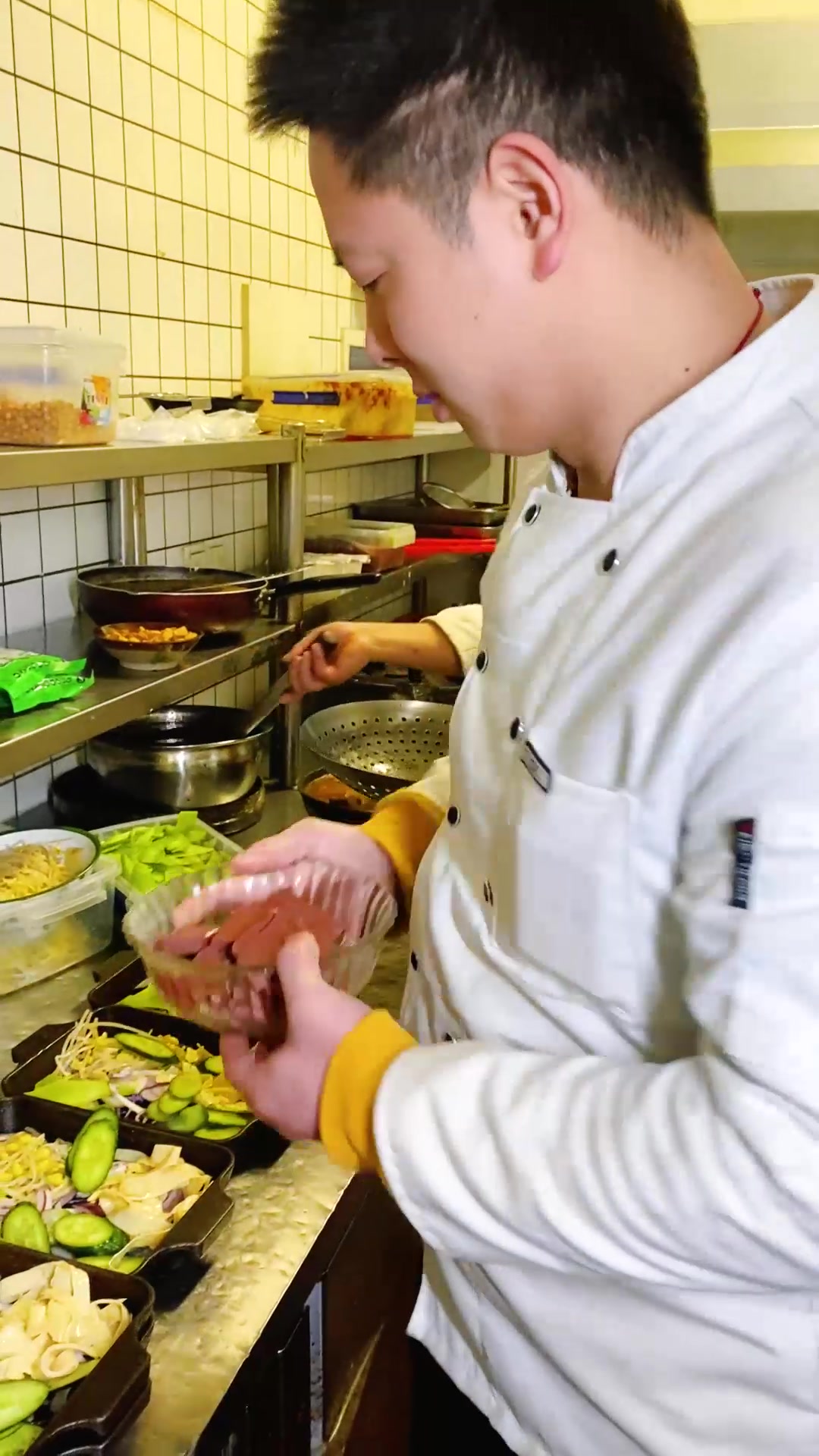 血旺“和“鱼“相结合,这款美食你吃过吗?麻辣血旺烤鱼