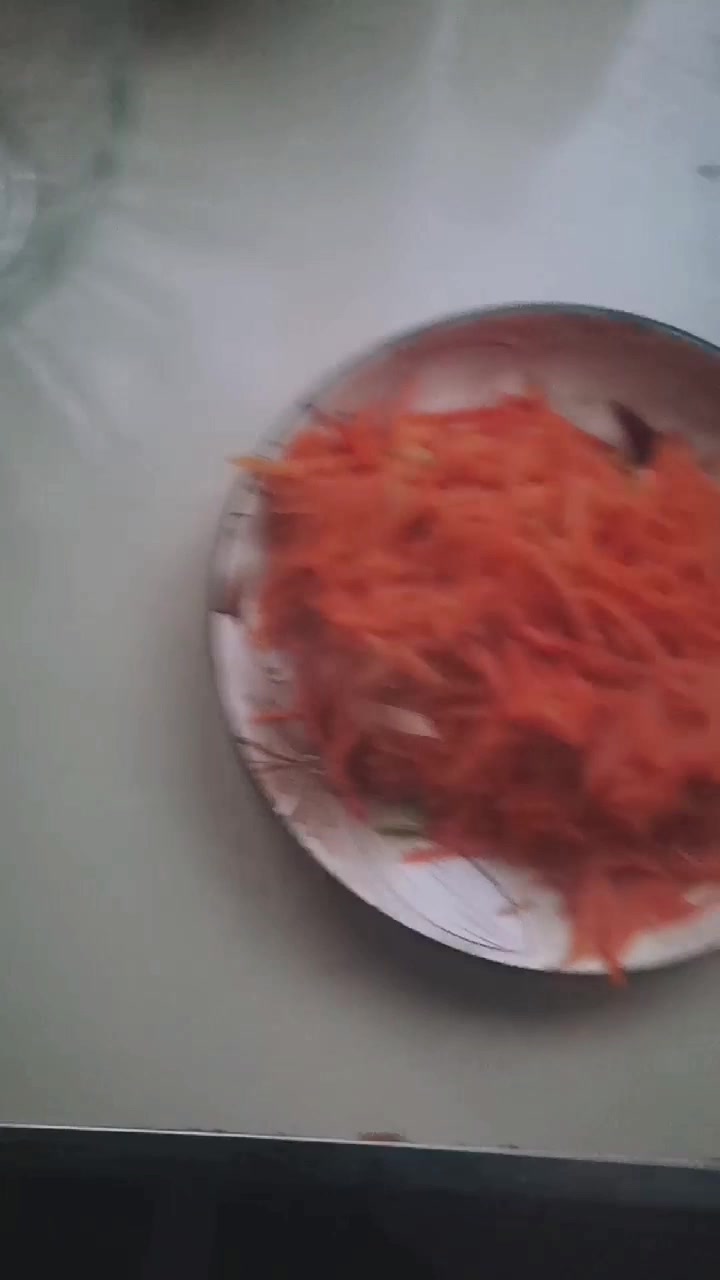 清炒红萝卜,农村人的饭菜。