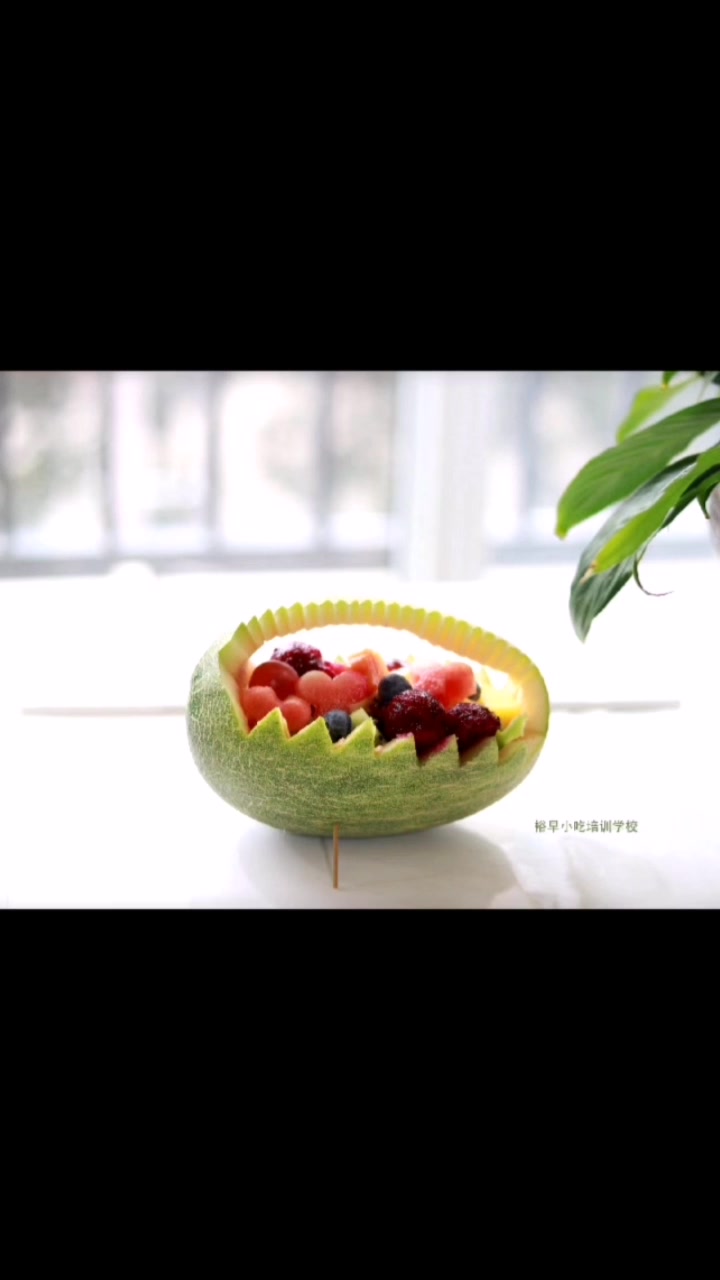 好吃的水果沙拉 造型别致 裕早小吃出品