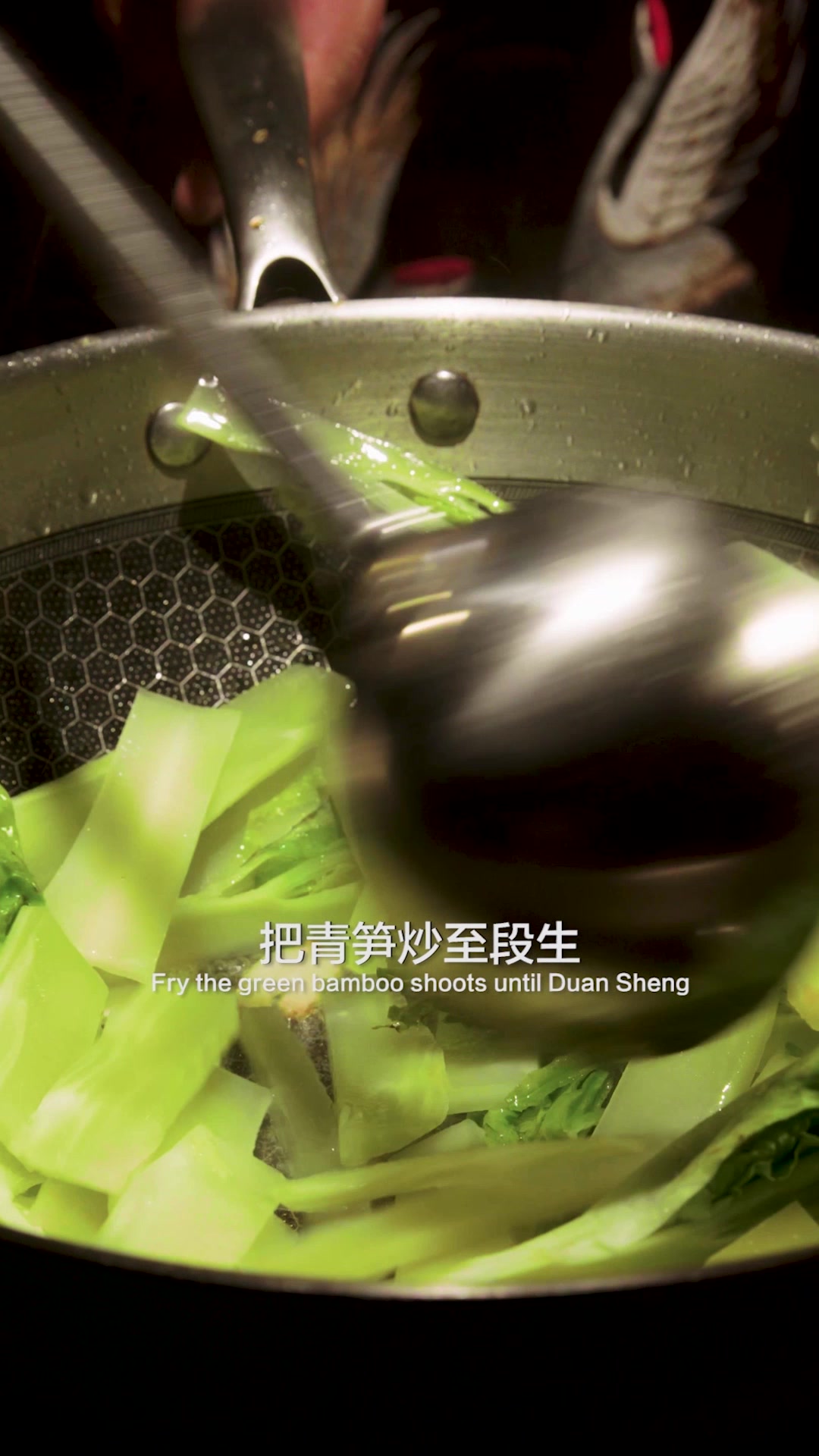 年夜饭做上一盆麻辣鸭血,好吃不贵,麻辣过瘾!