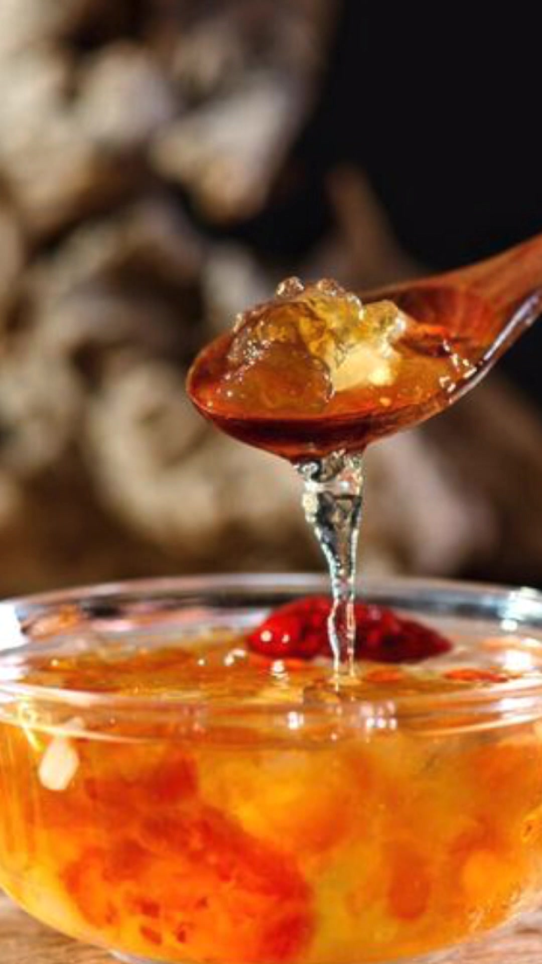 桃胶炖牛奶的正确做法