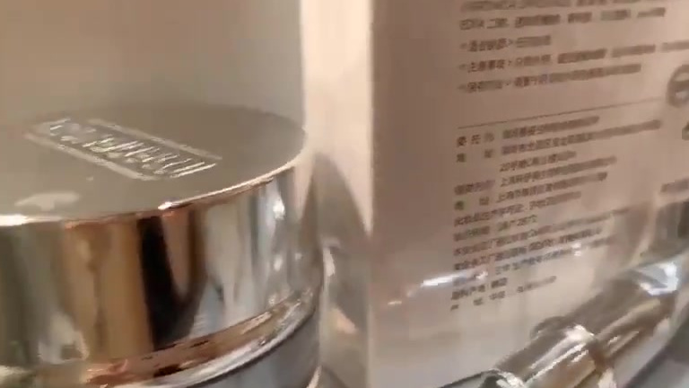 #变美潮能力#高颜值效果惊艳了 男友妈妈送了一套,曼若姿鲟鱼子精华护肤系列  用了一次,效