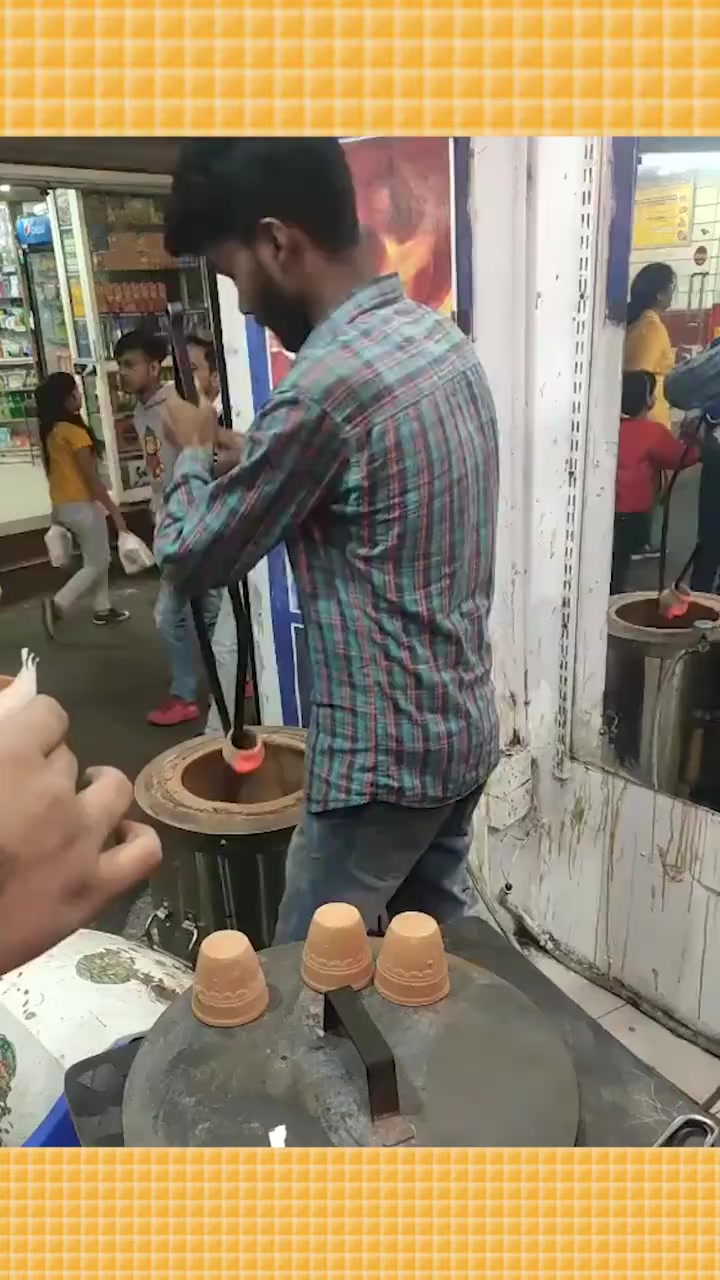 见识一下印度的奶茶制造过程,全都是手艺人才能做的生意!