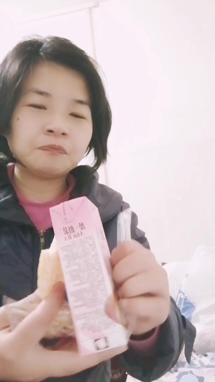 旺旺雪饼配统一奶茶麦香草莓味  绝赞