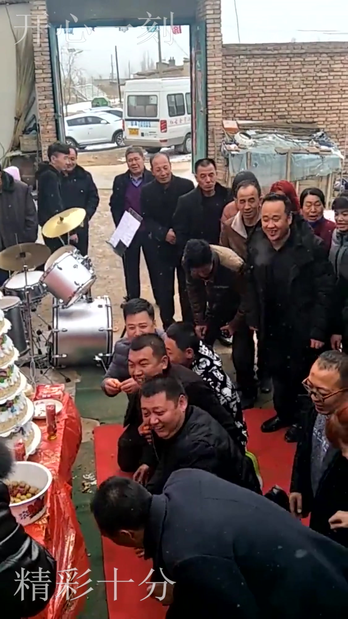 给家里的老人过生日,这蛋糕也代表了孩子们的一片心意!