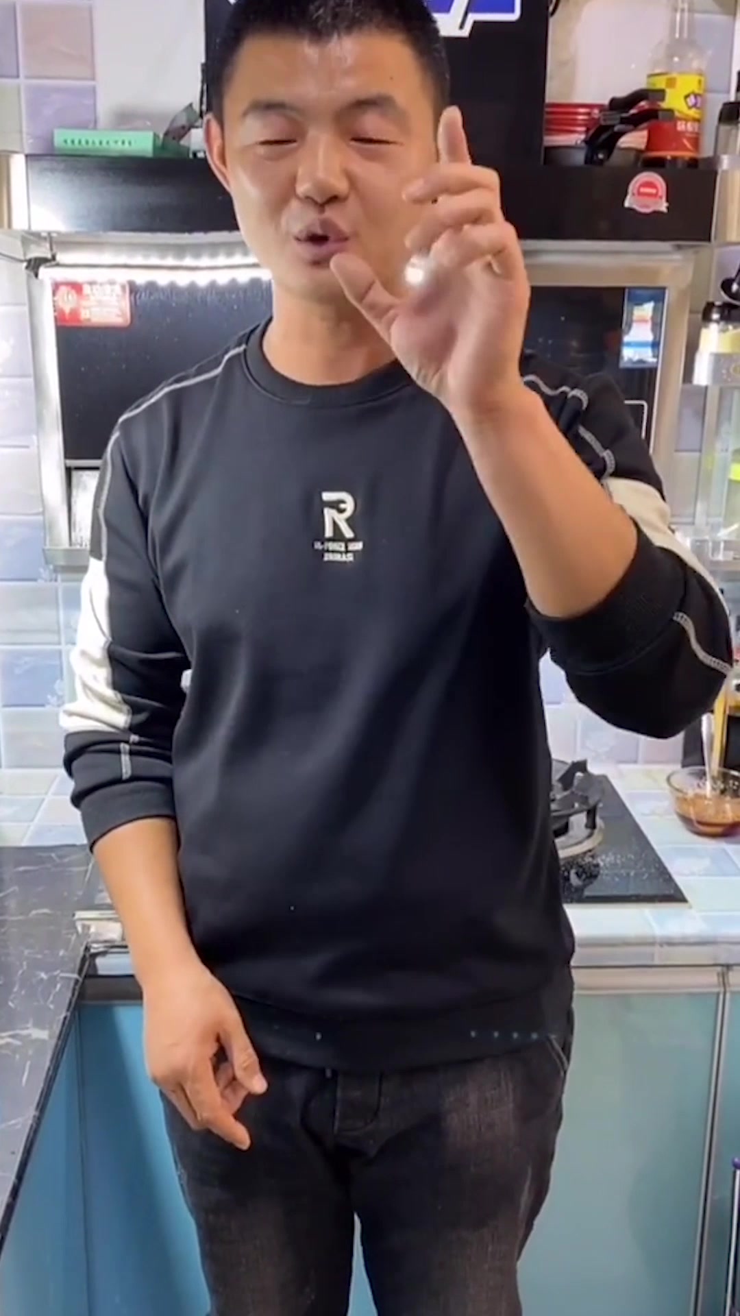 香酥辣子鸡的家常做法,鸡肉酥香入味不发柴,用料和做法都简单