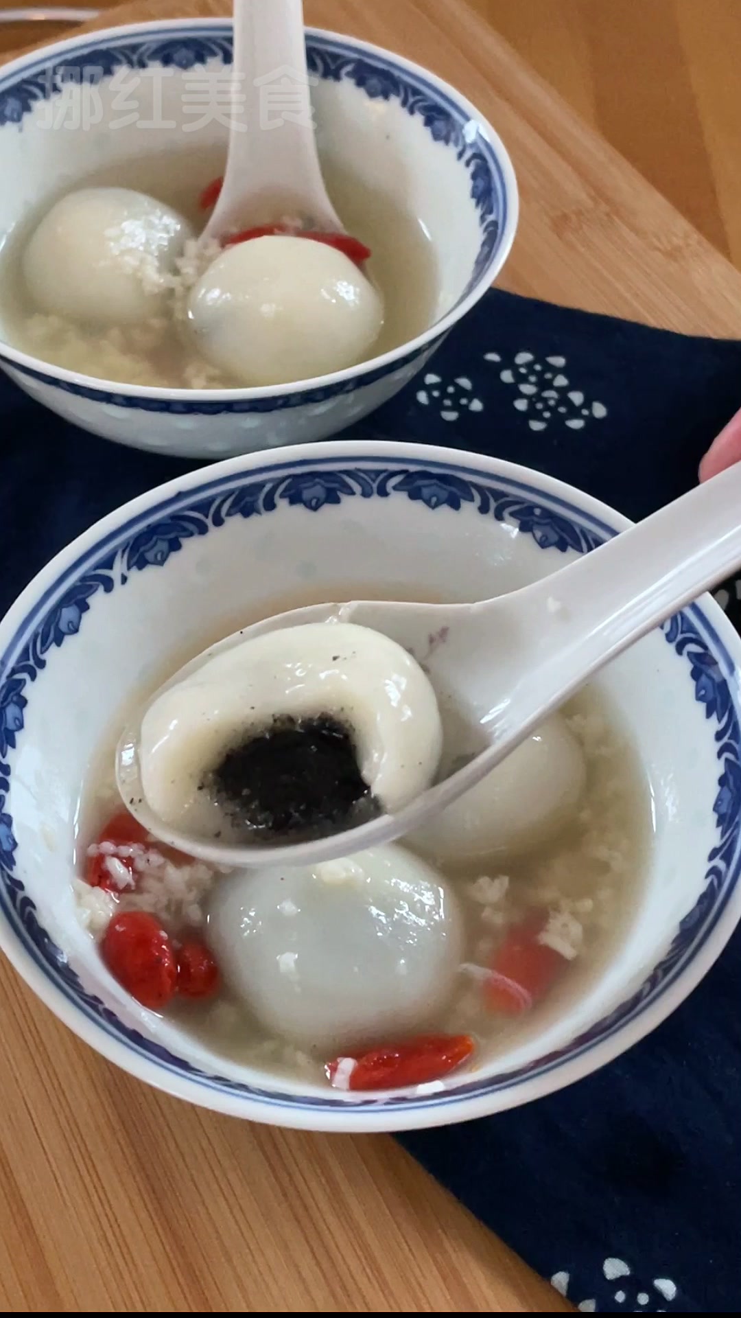 汤圆怎么吃?单纯的清水煮吗?#最牛闹元宵#&nbsp;#最牛新春美食#@百度动态 @百度话题