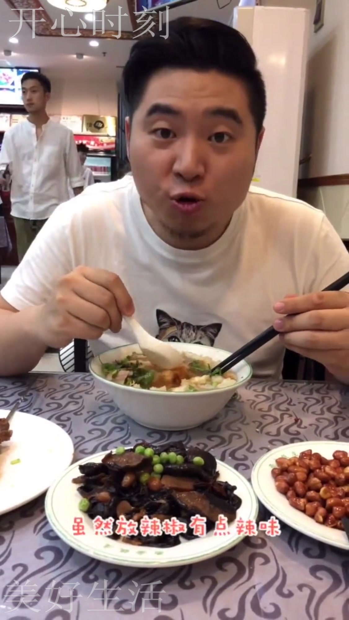 百年老店羊肉泡馍吃法,两种泡馍方式,羊肉肥瘦相间,汤鲜美