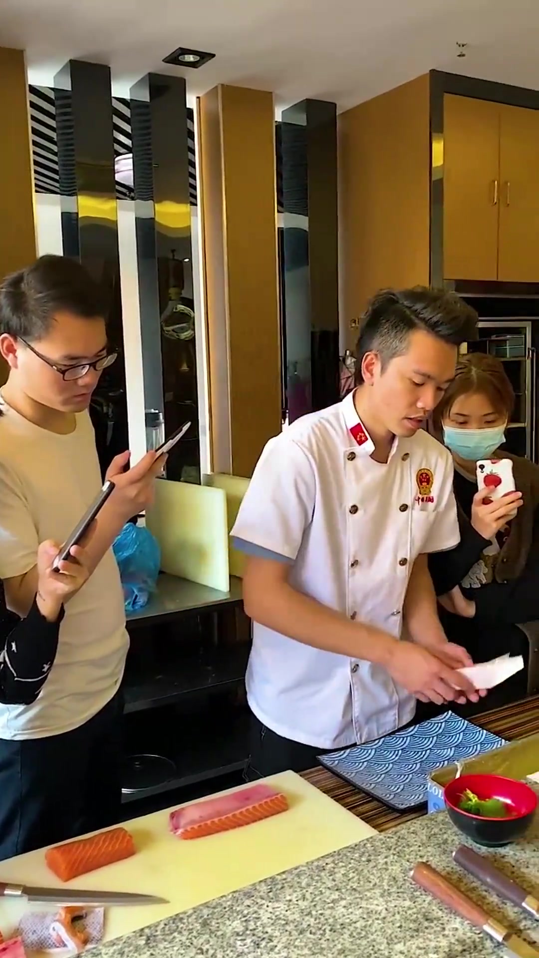 #刺身教程开店买回来的三文鱼怎么保存