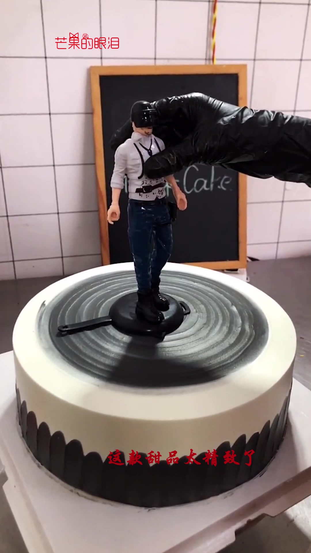 男朋友过生日,亲手给他做了这款蛋糕,希望能满足他儿时的梦