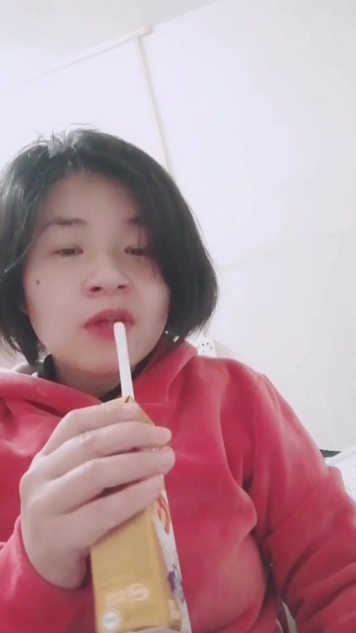 早餐果粒优酸乳配三辉小面包  健康营养