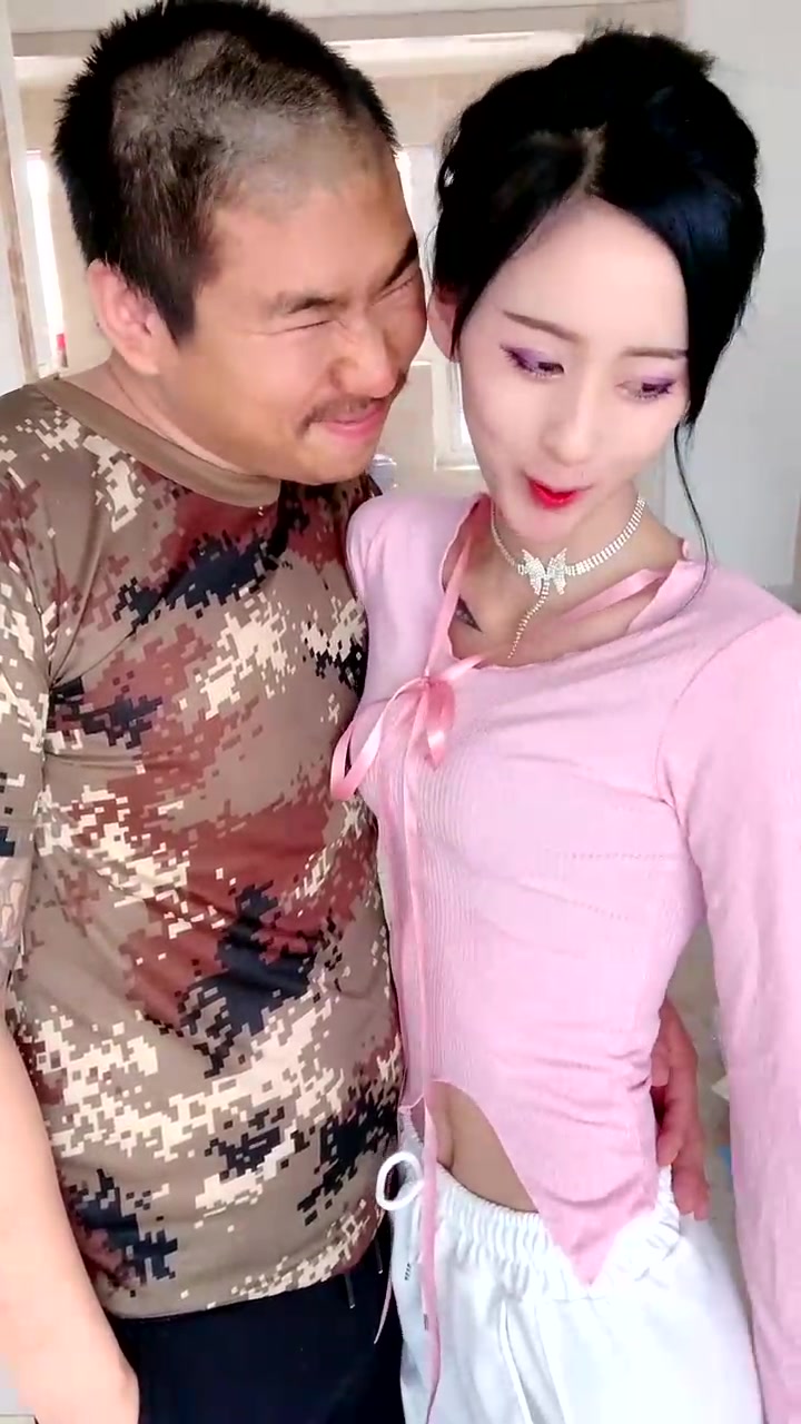 好白菜都被猪拱了,眼前这一幕,我只有羡慕的份