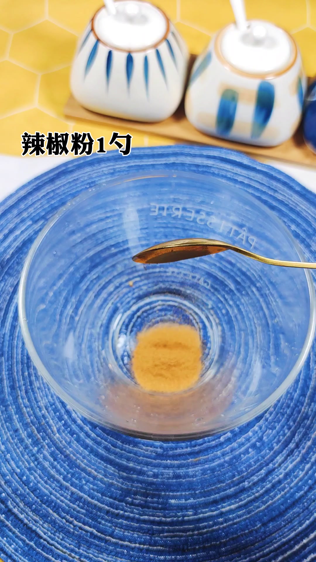 分享凉拌麻辣鸡丝的做法,清爽下饭麻辣解馋